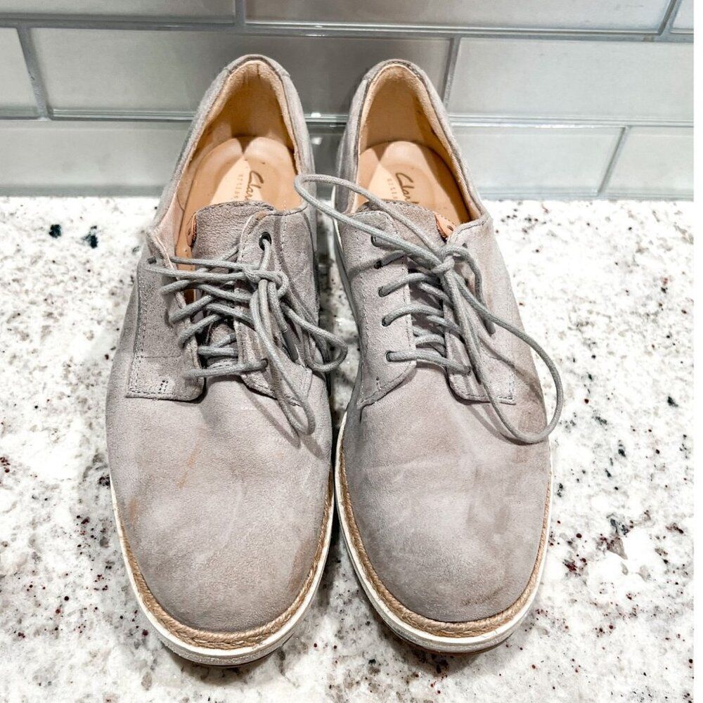 Clarks Artisan Light Gray Suede Oxfords Size 8